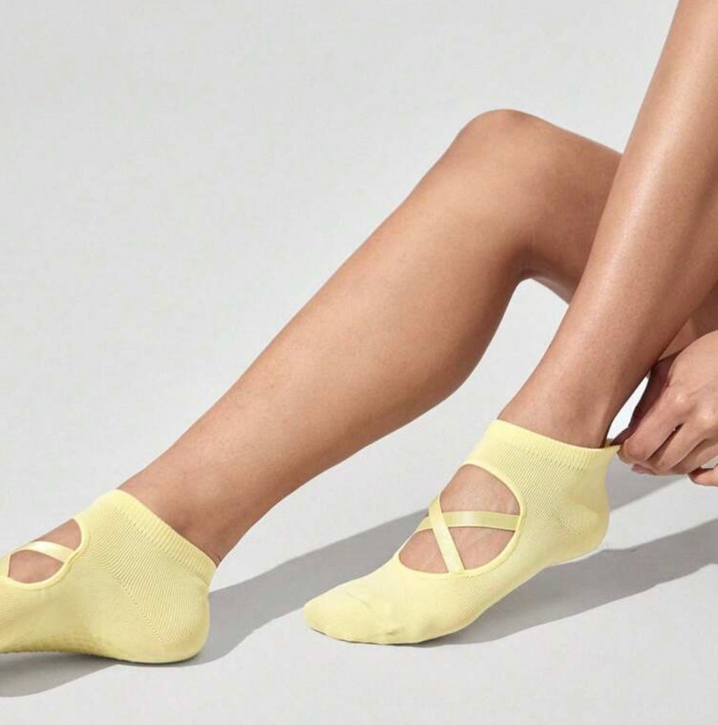 Butter yellow Pilates socks